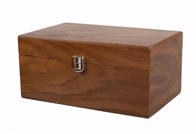 Caja Cerrada mostrando Detalle Madera